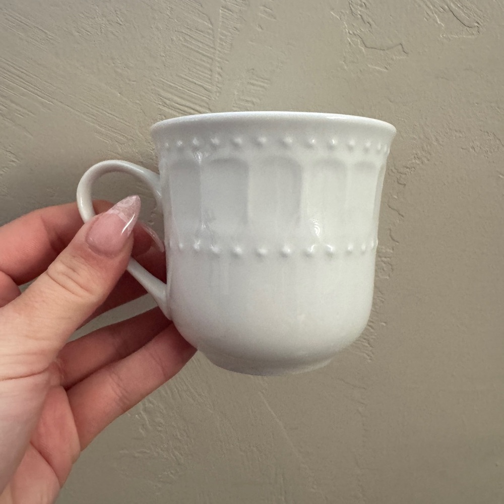 Gibson White Textured Mug